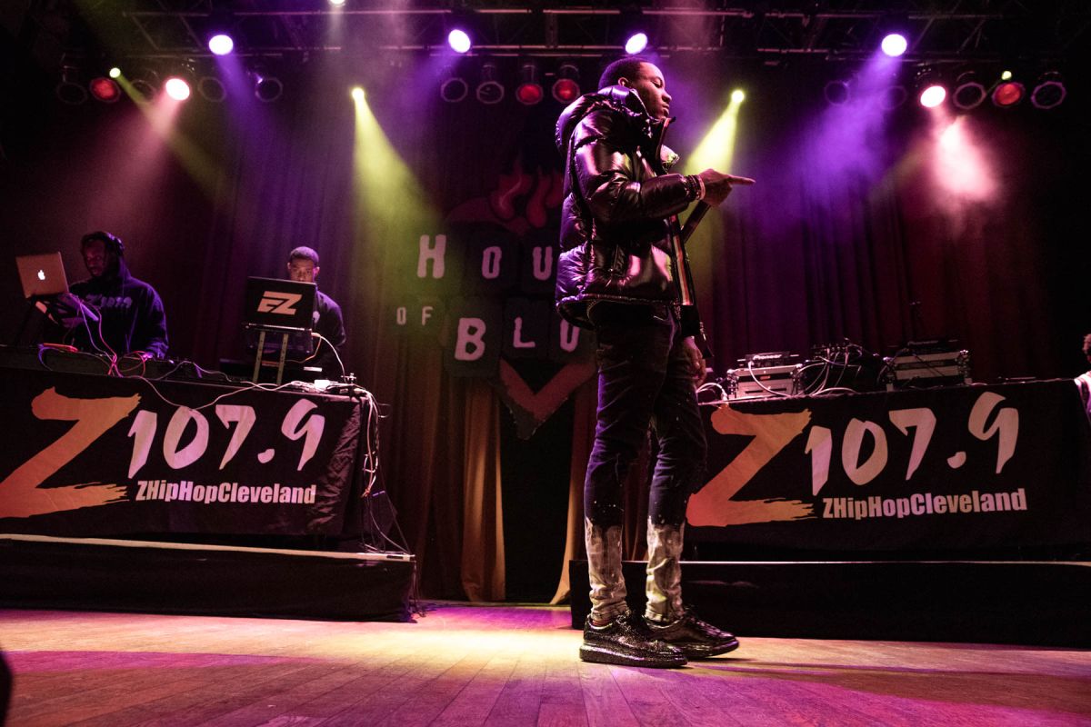 Sim Santana at Z107.9 White Out 2019!