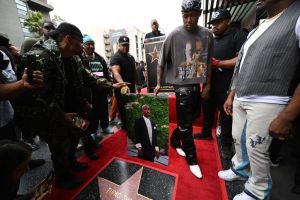 US-ENTERTAINMENT-MUSIC-HWOF-TUPAC