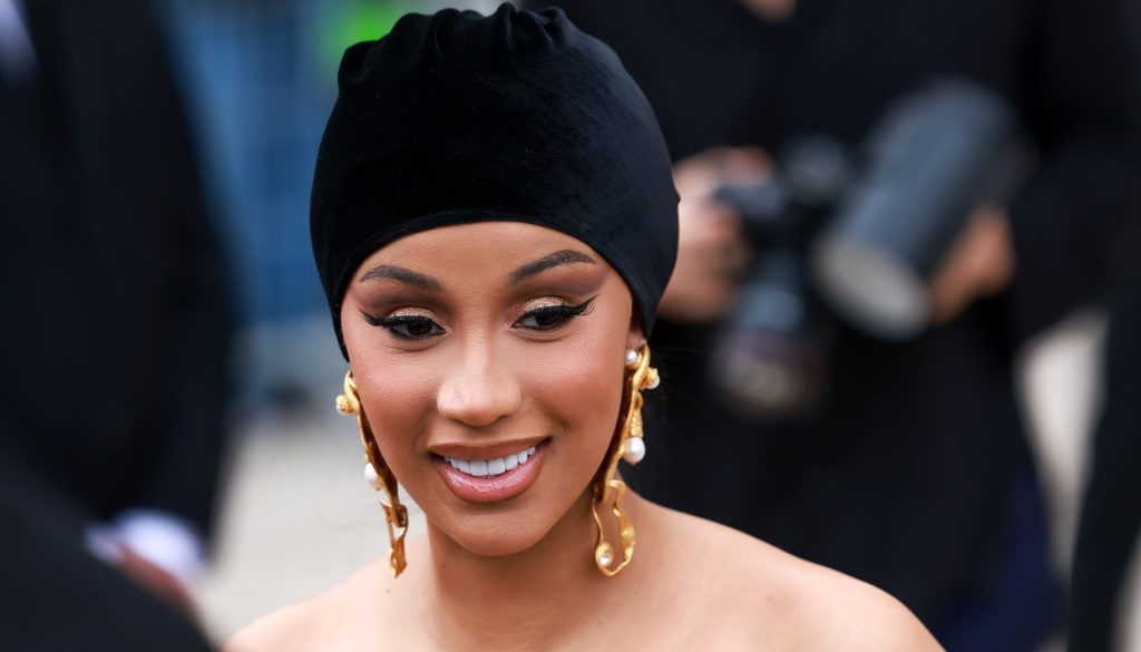 Schiaparelli : Outside Arrivals - Paris Fashion Week - Haute Couture Fall/Winter 2023/2024